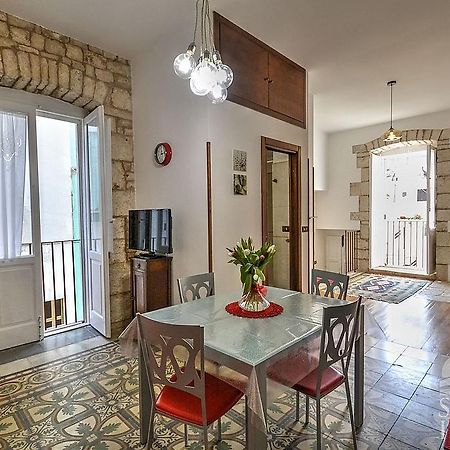 Antiche Mura Apartments "Nel Cuore Della Puglia"Bivani, Cucina, Terrazzo Turi Exterior photo